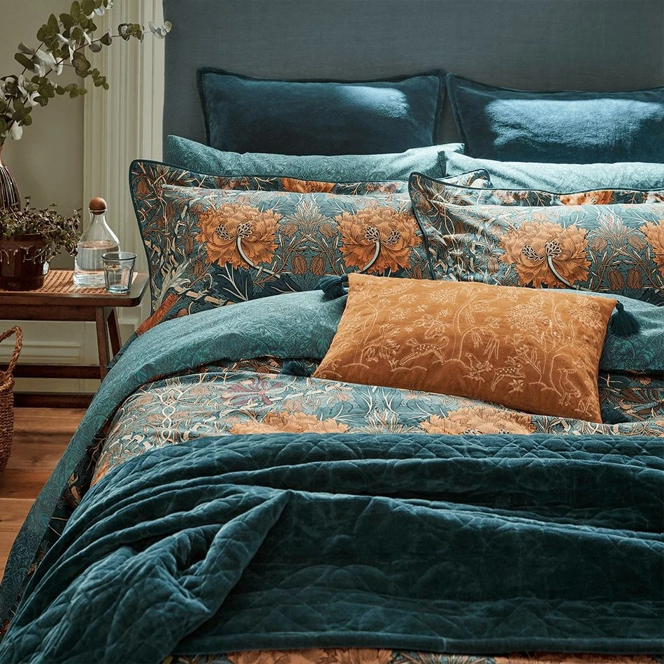 Morris & Co Honeysuckle & Tulip Duvet Cover Mulberry & Teal 4 Morris & Co Honeysuckle & Tulip Duvet Cover Mulberry & Teal - Image 2